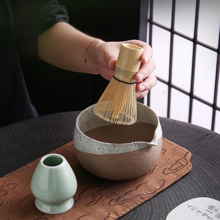 Glass Matcha Tea Bowl With Pour Spout